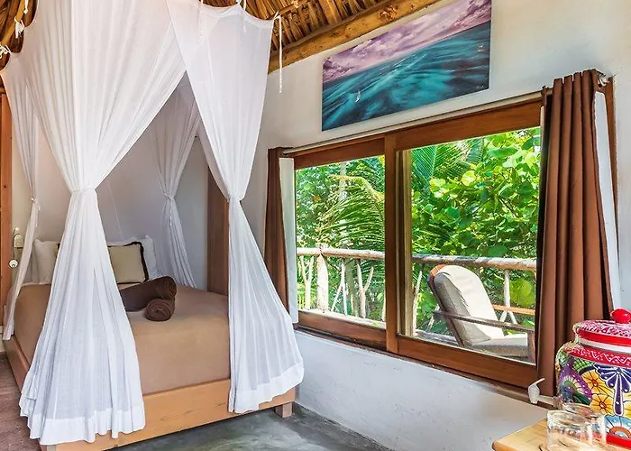 Hotel Casa Ganesh Beachfront