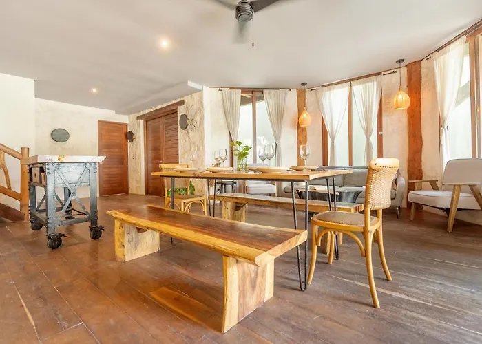 Casa Ganesh Beachfront