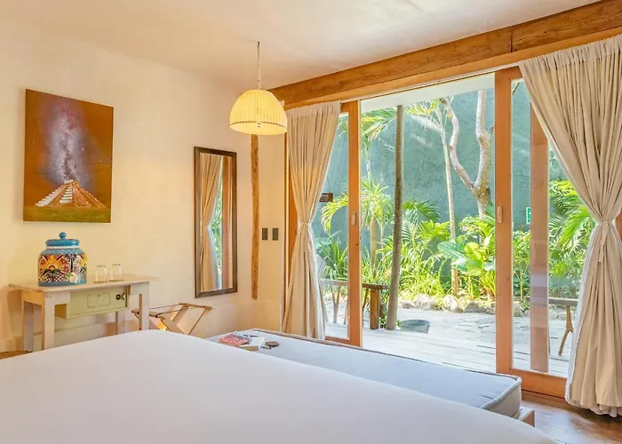 Casa Ganesh Beachfront 4*