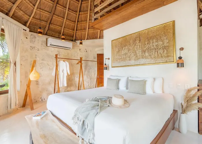 Hotel Casa Ganesh Beachfront 4*