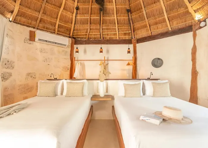 Hotel Casa Ganesh Beachfront 4*