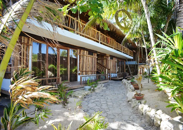 Casa Ganesh Beachfront 4*