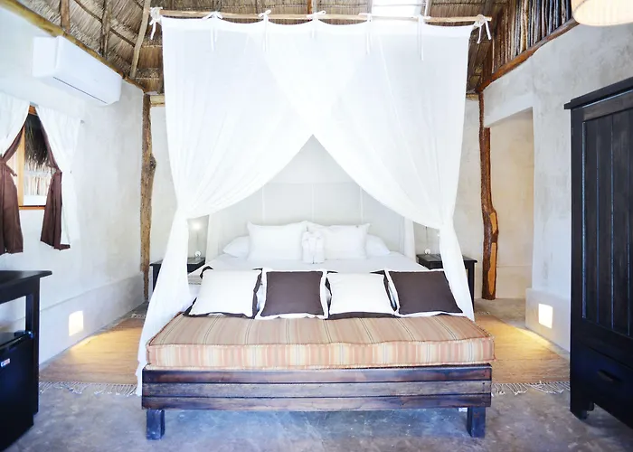 Casa Ganesh Beachfront 4*
