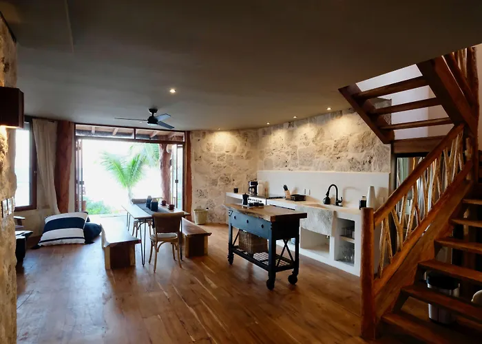 Hotel Casa Ganesh Beachfront