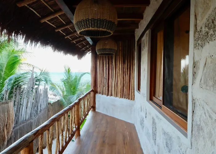 Casa Ganesh Beachfront Hotel