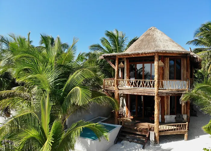 Casa Ganesh Beachfront