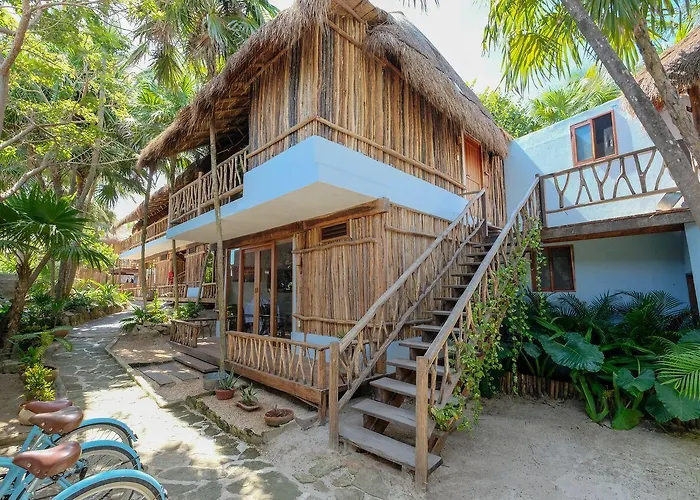 Hotel Casa Ganesh Beachfront 4*