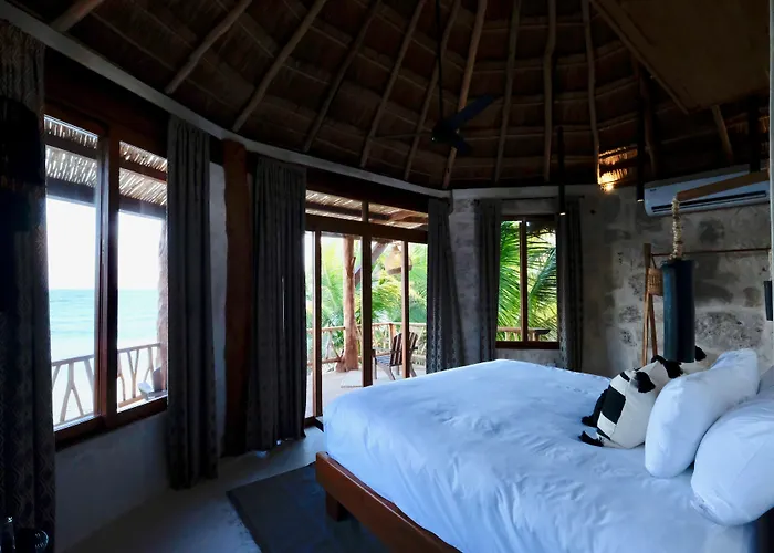 Casa Ganesh Beachfront
