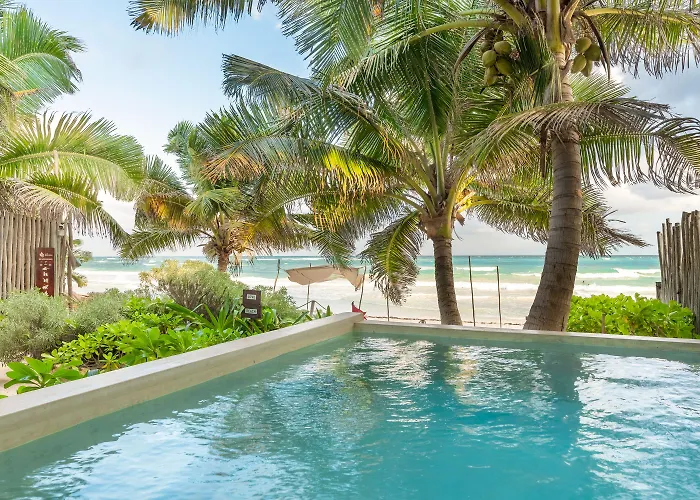 Hotel Casa Ganesh Beachfront