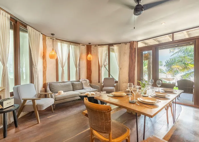 Casa Ganesh Beachfront 4*