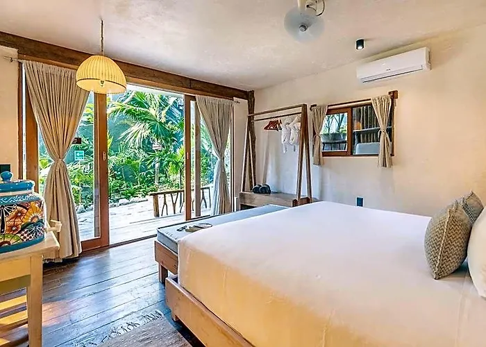 Hotel Casa Ganesh Beachfront 4*