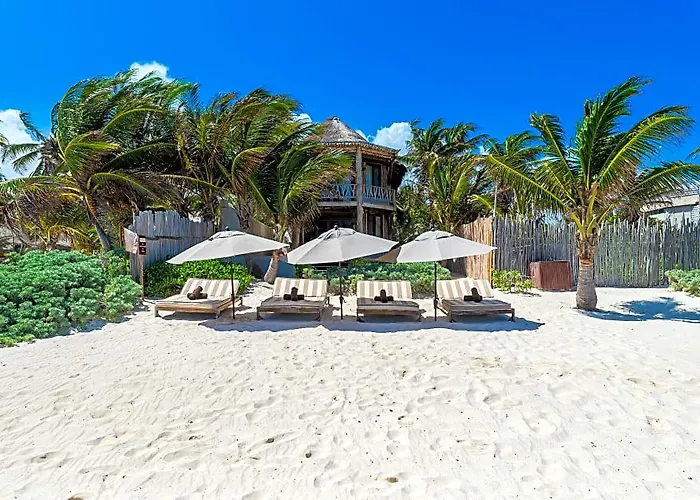 Hotel Casa Ganesh Beachfront