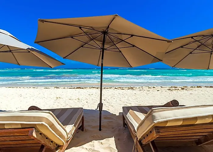 Casa Ganesh Beachfront Hotel