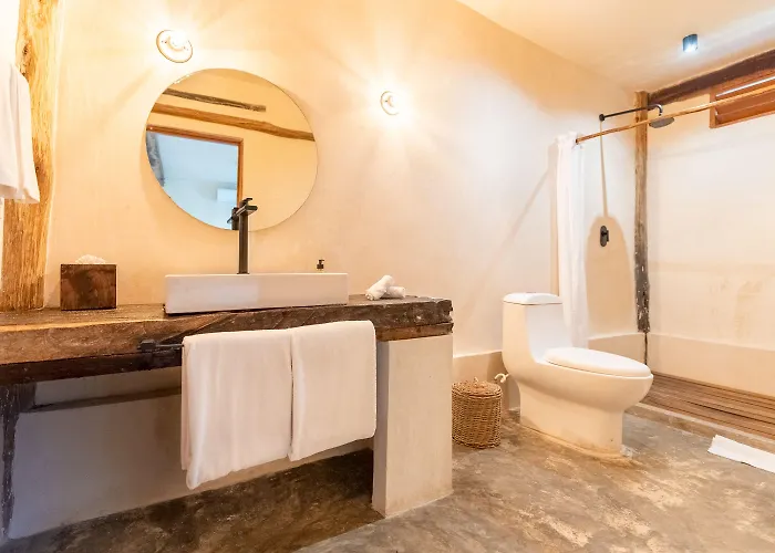 Hotel Casa Ganesh Beachfront