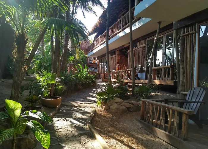 Hotel Casa Ganesh Beachfront