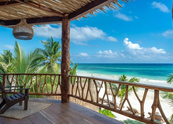Hotel Casa Ganesh Beachfront 4*